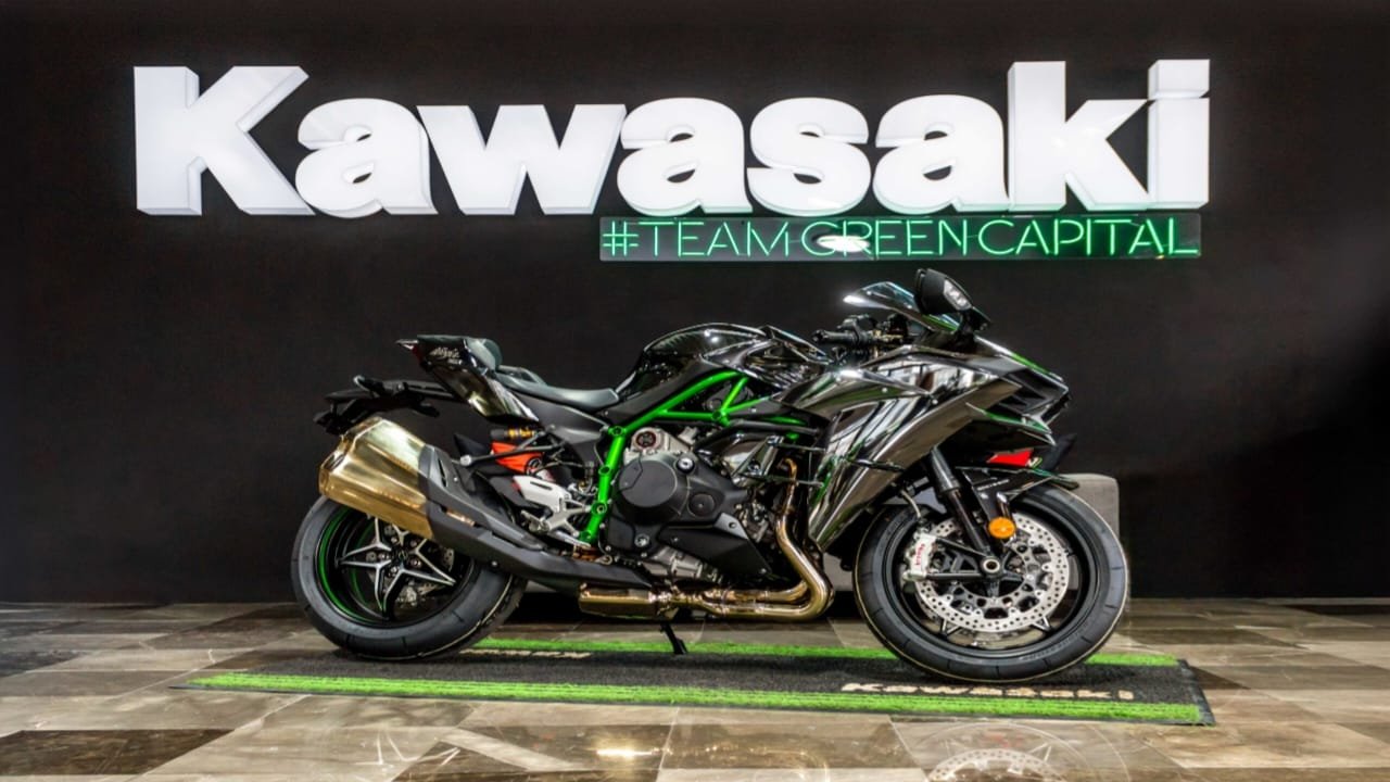 Kawasaki Ninja H2R 2025 – Ultimate Superbike with 998cc Engine, 400KM/h Speed & Track-Ready Performance!