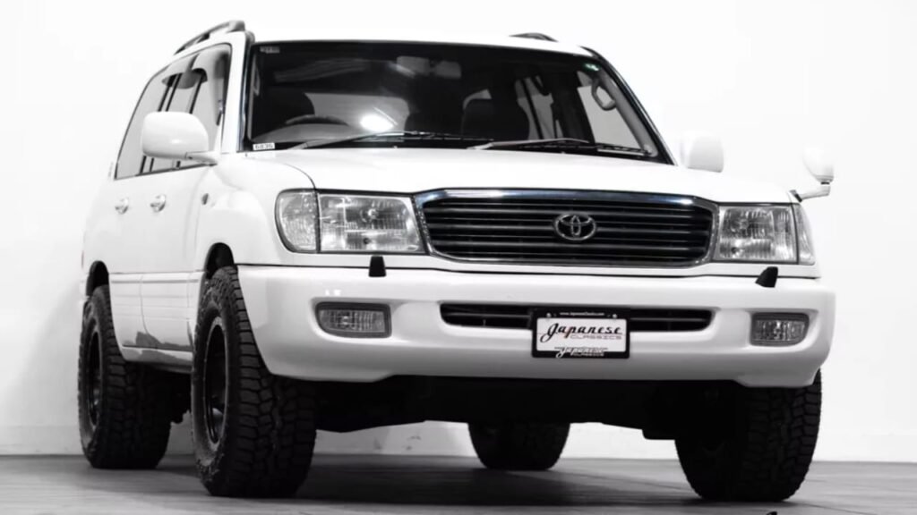 Toyota Land Cruiser 4.2 TD – Legendary 4x4 SUV with Powerful Diesel Engine, Rugged Design & Off-Road Dominance!